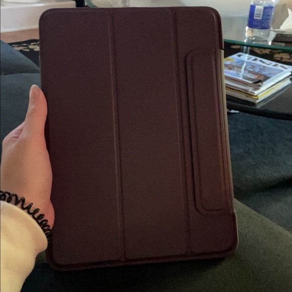 Otter box: IPad Pro 2nd gen 11” + 20w USB-C Power adapter - Picture 10 of 11